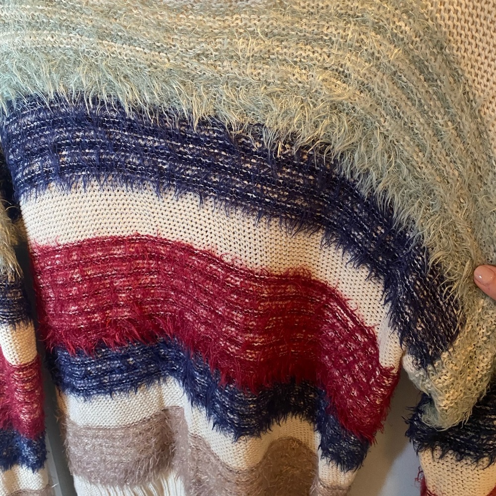 Hopes Sweater - Picture 3 of 3